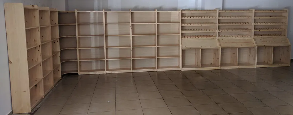 Стелажи за винарна